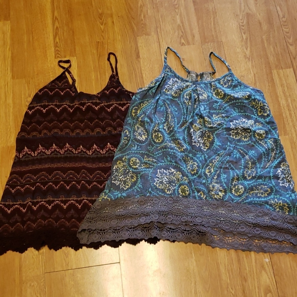 Two Mossimo XS lace trim tank tops